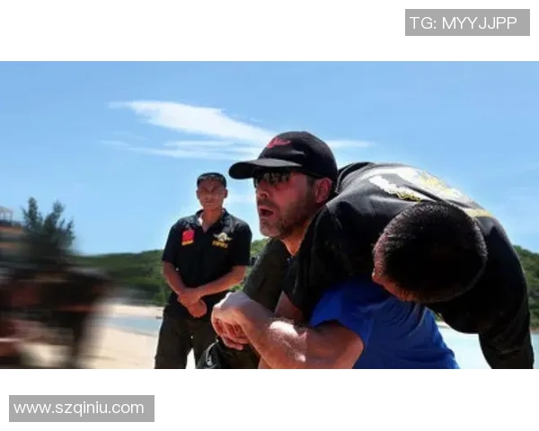 足球巨星背后的护卫力量揭秘 保镖们如何守护球场传奇 足球巨星背后的护卫力量揭秘 保镖们如何守护球场传奇