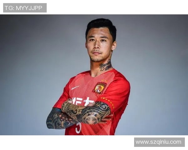 长发纹身足球球星的传奇故事与场上风采揭秘